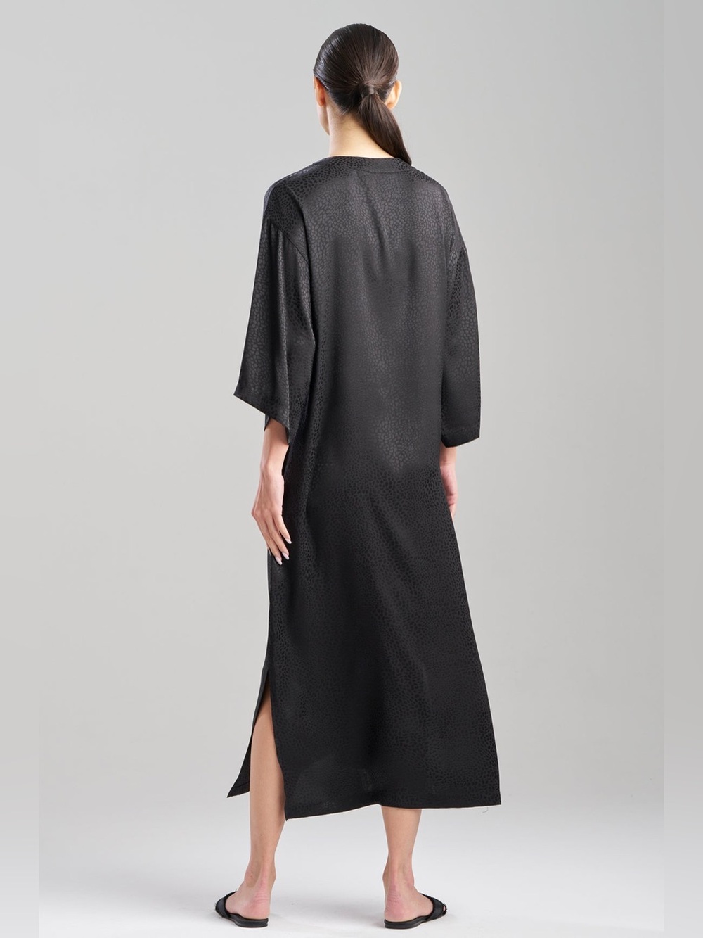 NATORI Satin Black Long Kaftan Kimono Sleep Robe Lounge Casual Animal Print L N